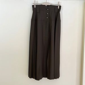 Vintage woman’s Mulberry wool and cashmere skirt. European size 36, US size 6.